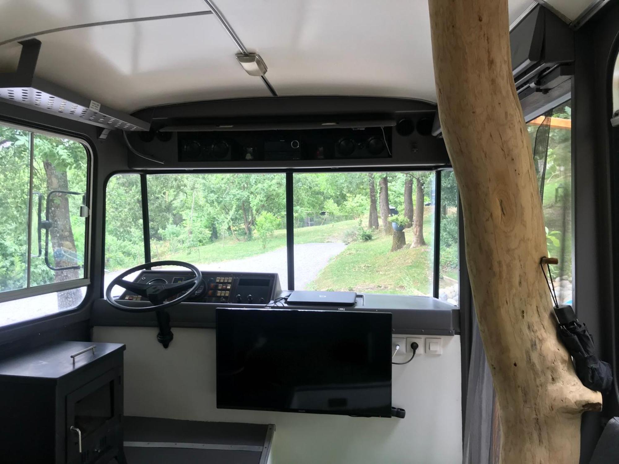 Bus Atypique Au Bord Du Canal Du Midi Et Au Coeur D'Une Foret 2 Chambres Villepinte  Екстериор снимка
