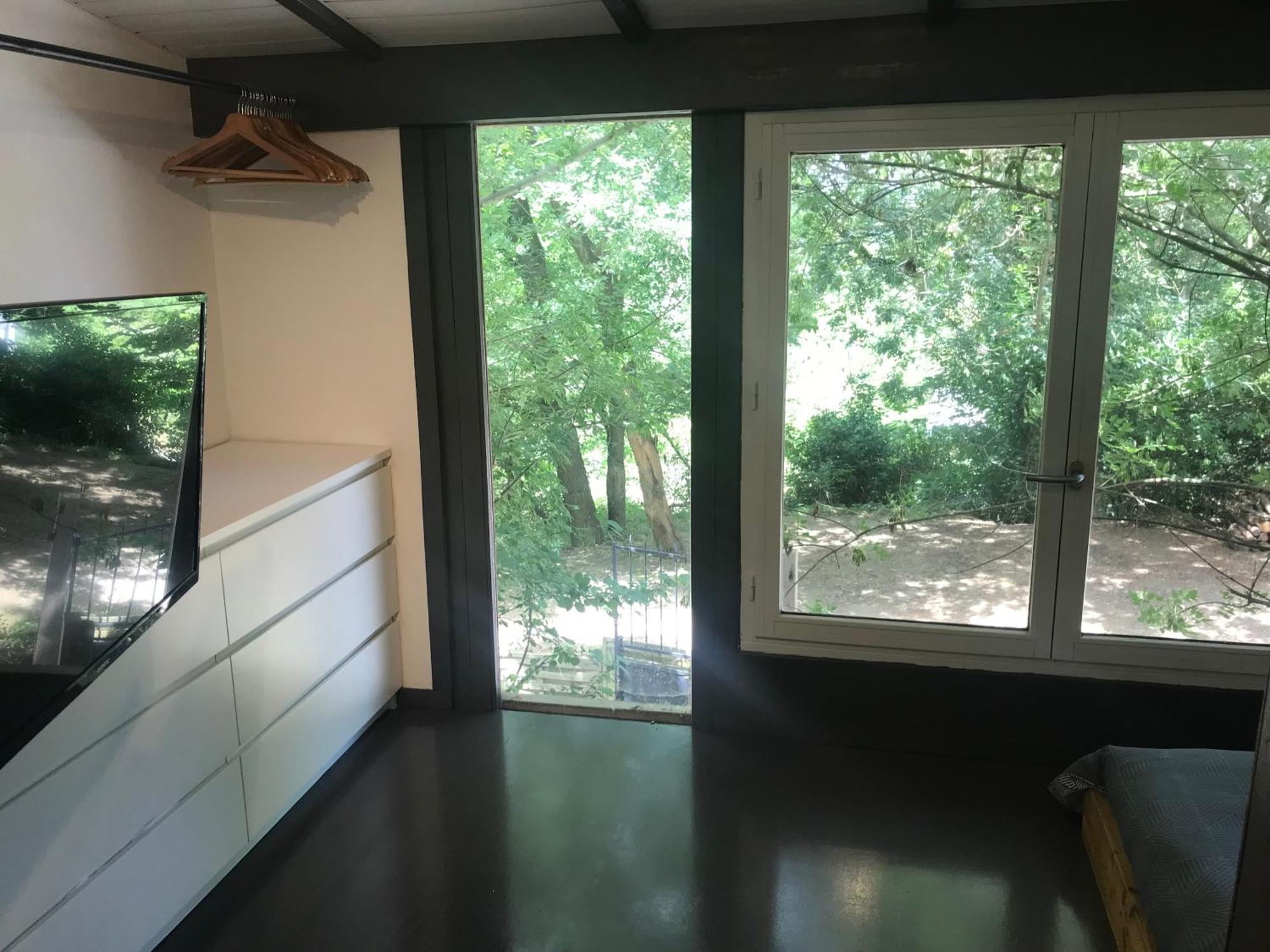Bus Atypique Au Bord Du Canal Du Midi Et Au Coeur D'Une Foret 2 Chambres Villepinte  Екстериор снимка