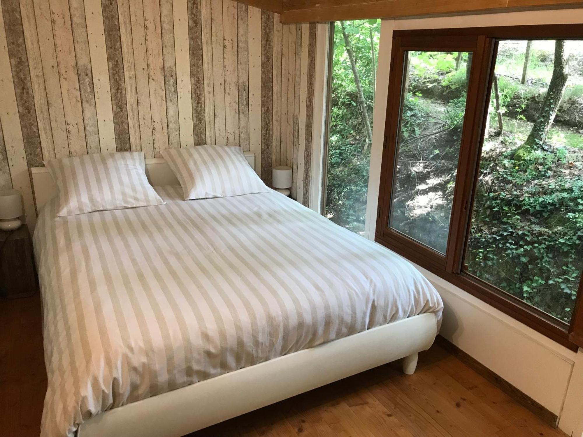 Bus Atypique Au Bord Du Canal Du Midi Et Au Coeur D'Une Foret 2 Chambres Villepinte  Екстериор снимка