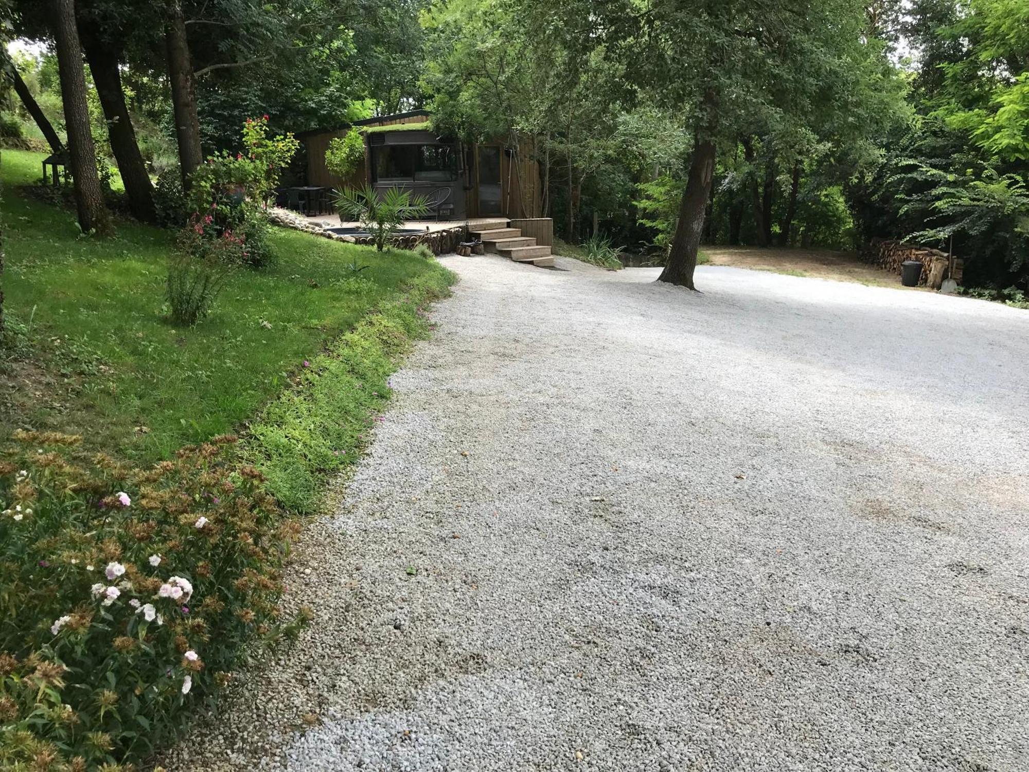 Bus Atypique Au Bord Du Canal Du Midi Et Au Coeur D'Une Foret 2 Chambres Villepinte  Екстериор снимка